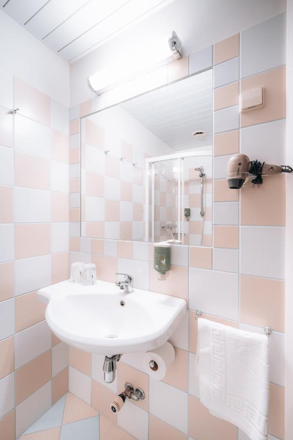 Hotel Nospa Kuressaare Exteriér fotografie